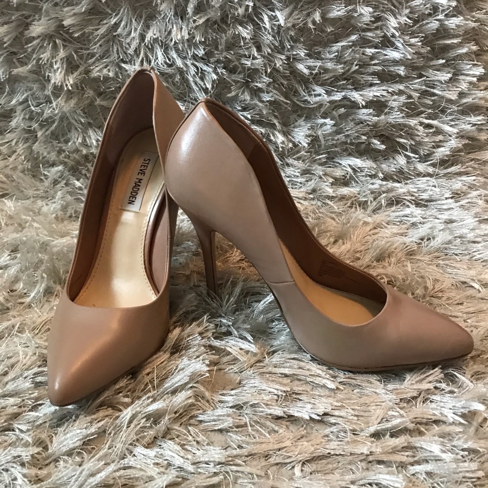 Steve Madden pointed pumps